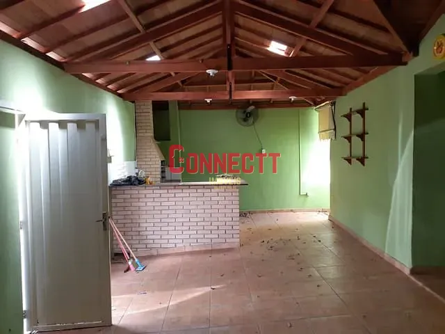 Casa com 200m² 3 quartos e 4 banheiros, à venda, no bairro Centro em São Simão