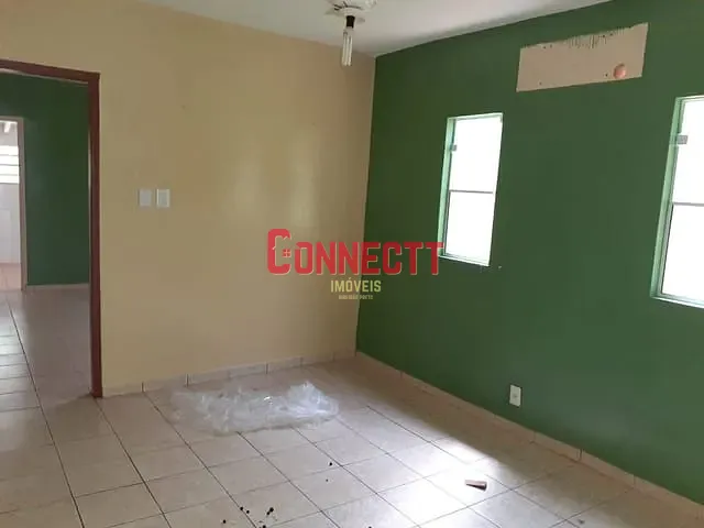 Casa com 200m² 3 quartos e 4 banheiros, à venda, no bairro Centro em São Simão