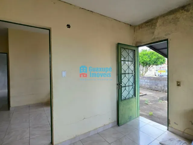 Casa com 324m² 3 quartos e 2 banheiros, à venda, no bairro Nossa Senhora das Dores em Guaxupé