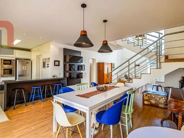 Casa com 299m² 3 quartos e 5 banheiros, à venda, no bairro Vila Izabel em Curitiba