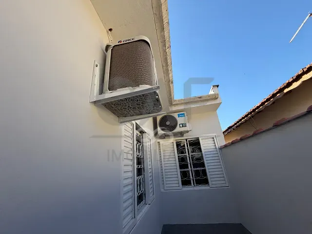 Casa 2 quartos e 2 banheiros, para alugar, no bairro Jardim Modelo em Amparo