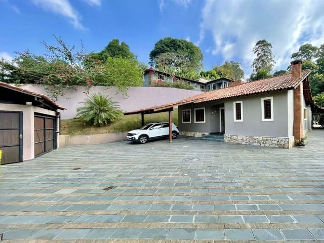 Casa com 1439m² 3 quartos e 4 banheiros, à venda, no bairro Chácara dos Lagos em Carapicuíba