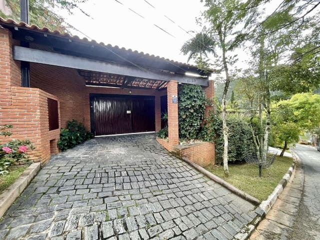Casa com 1439m² 3 quartos e 4 banheiros, à venda, no bairro Chácara dos Lagos em Carapicuíba