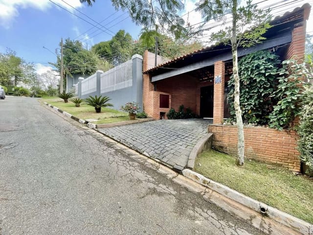 Casa com 1439m² 3 quartos e 4 banheiros, à venda, no bairro Chácara dos Lagos em Carapicuíba
