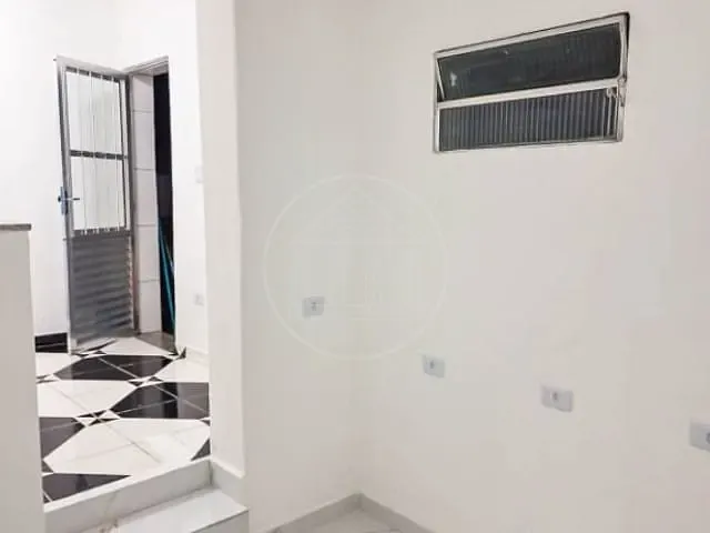 Casa com 250m² 1 quarto e 1 banheiro, para alugar, no bairro Vila Santa Maria em São Paulo