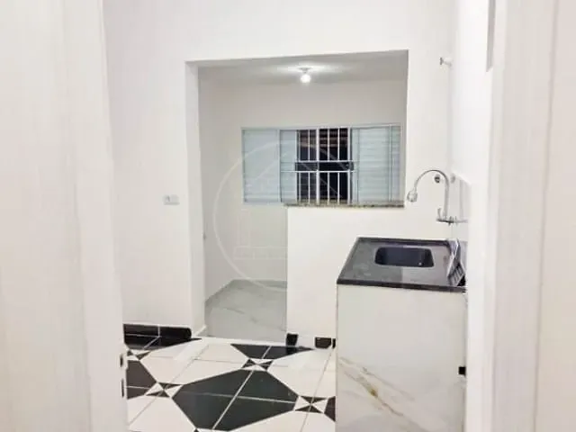 Casa com 250m² 1 quarto e 1 banheiro, para alugar, no bairro Vila Santa Maria em São Paulo
