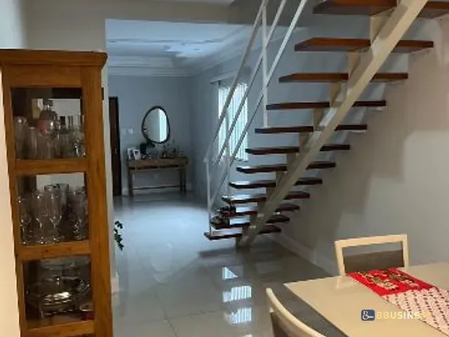 Casa com 180m² 4 quartos e 3 banheiros, à venda, no bairro Centro em Campos dos Goytacazes