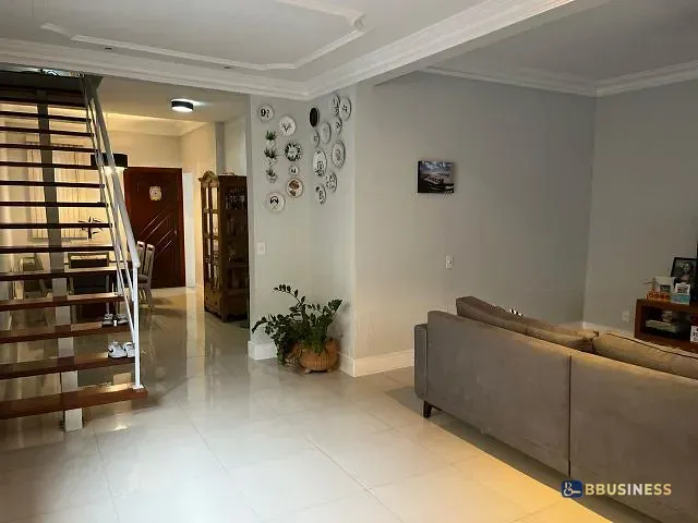 Casa com 180m² 4 quartos e 3 banheiros, à venda, no bairro Centro em Campos dos Goytacazes