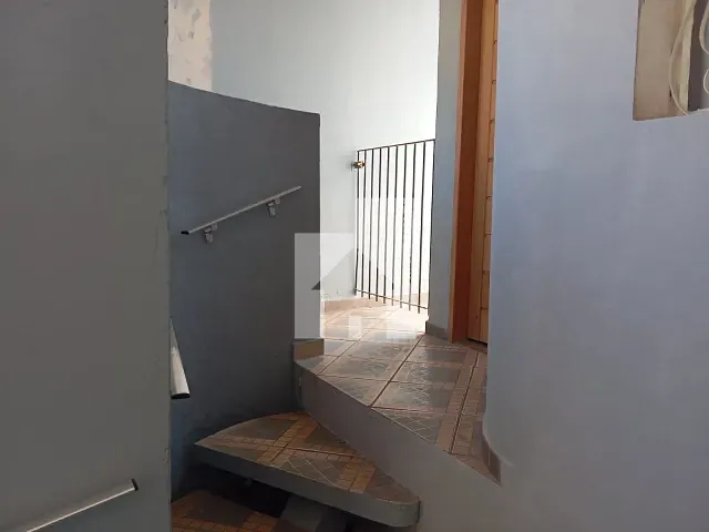 Casa 2 quartos e 1 banheiro, para alugar, no bairro Parque Cidade Jardim em Jundiaí
