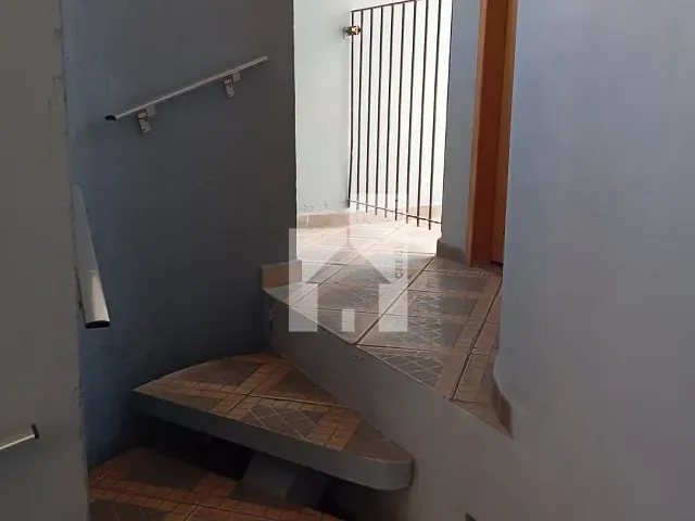 Casa 2 quartos e 1 banheiro, para alugar, no bairro Parque Cidade Jardim em Jundiaí