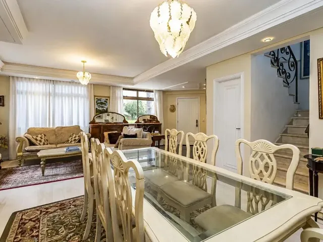 Casa com 735m² 4 quartos e 2 banheiros, à venda, no bairro Seminário em Curitiba