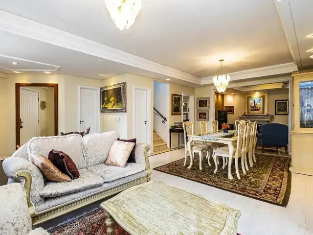 Casa com 735m² 4 quartos e 2 banheiros, à venda, no bairro Seminário em Curitiba