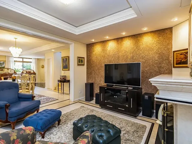 Casa com 735m² 4 quartos e 2 banheiros, à venda, no bairro Seminário em Curitiba