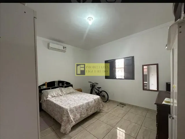 Casa com 212m² 3 quartos e 2 banheiros, à venda, no bairro Loteamento Residencial Regissol em Mirassol