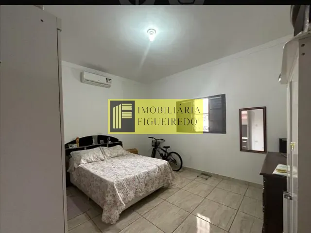 Casa com 212m² 3 quartos e 2 banheiros, à venda, no bairro Loteamento Residencial Regissol em Mirassol