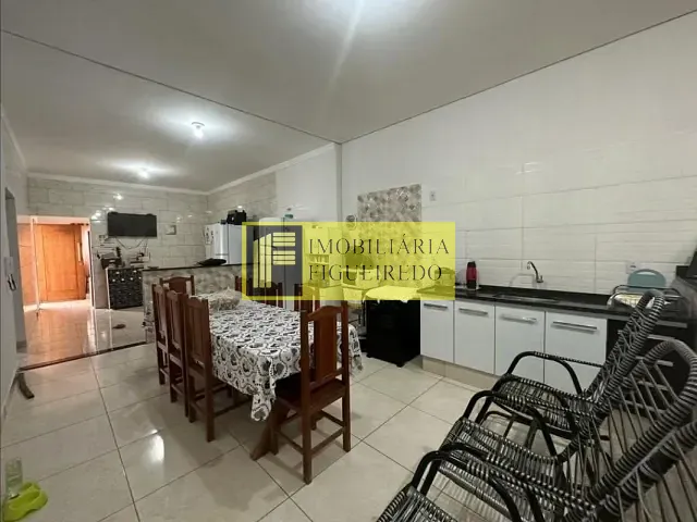 Casa com 212m² 3 quartos e 2 banheiros, à venda, no bairro Loteamento Residencial Regissol em Mirassol