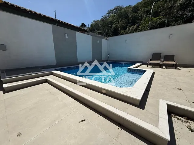 Casa com 100m² 3 quartos e 3 banheiros, à venda, no bairro Cocanha em Caraguatatuba