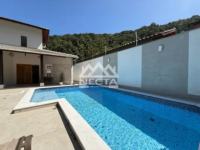 Casa com 100m² 3 quartos e 3 banheiros, à venda, no bairro Cocanha em Caraguatatuba