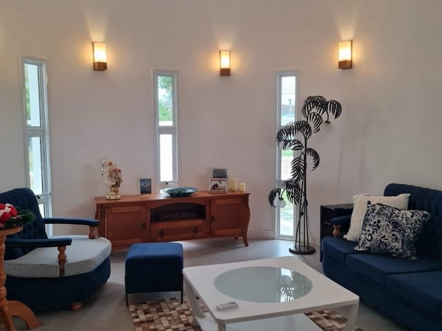 Casa com 390m² 3 quartos e 3 banheiros, à venda, no bairro Cassino em Rio Grande