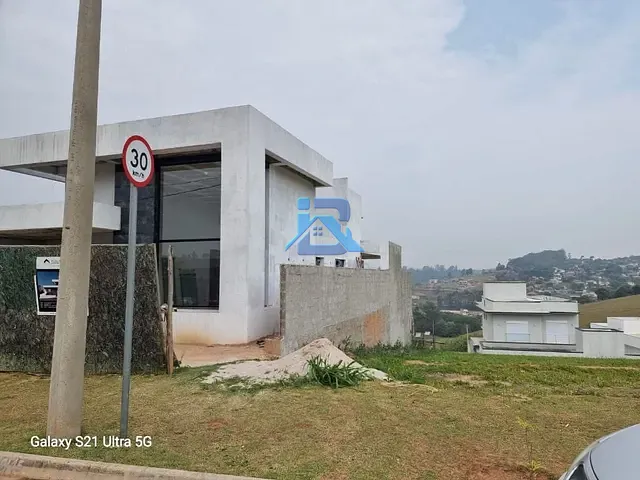 Casa com 408m² 3 quartos e 4 banheiros, à venda, no bairro Bairro Itapema em Itatiba