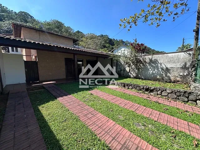 Casa com 100m² 4 quartos e 3 banheiros, à venda, no bairro Cocanha em Caraguatatuba