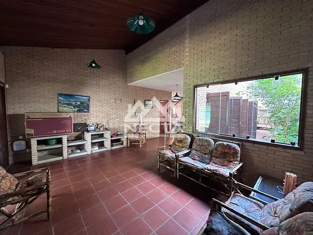 Casa com 100m² 4 quartos e 3 banheiros, à venda, no bairro Cocanha em Caraguatatuba