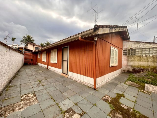 Casa 2 quartos e 1 banheiro, à venda, no bairro Centro em Bertioga
