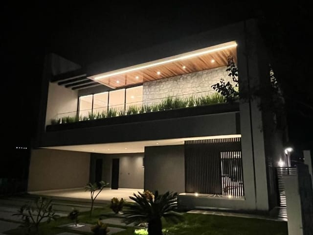 Casa com 600m² 5 quartos e 6 banheiros, à venda, no bairro Urbanova em São José dos Campos