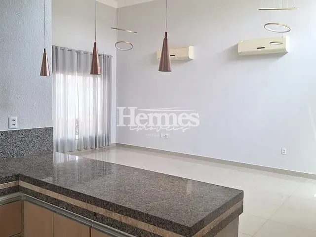 Casa com 300m² 3 quartos e 2 banheiros, à venda, no bairro Cascata em Paulínia