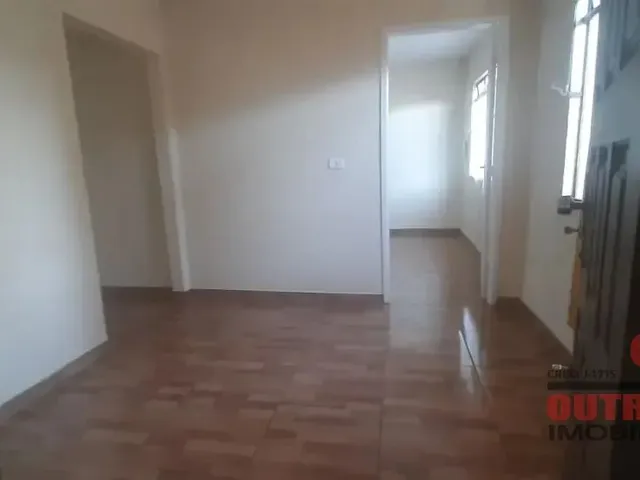 Casa com 275m² 2 quartos e 1 banheiro, à venda, no bairro Xaxim em Curitiba