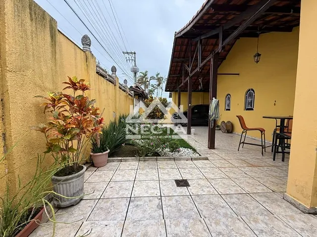 Casa com 266m² 3 quartos e 2 banheiros, à venda, no bairro Praia das Palmeiras em Caraguatatuba