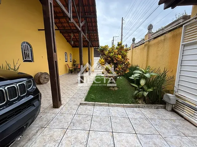 Casa com 266m² 3 quartos e 2 banheiros, à venda, no bairro Praia das Palmeiras em Caraguatatuba