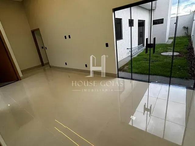 Casa com 210m² 3 quartos e 3 banheiros, à venda, no bairro Vila Oliveira em Aparecida de Goiânia