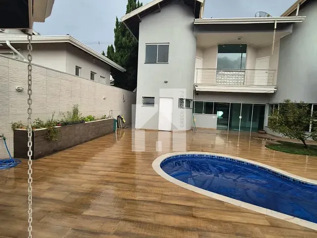 Casa com 450m² 3 quartos e 5 banheiros, à venda ou para alugar, no bairro Villaggio Capríccio em Louveira
