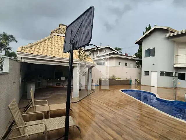 Casa com 450m² 3 quartos e 5 banheiros, à venda ou para alugar, no bairro Villaggio Capríccio em Louveira