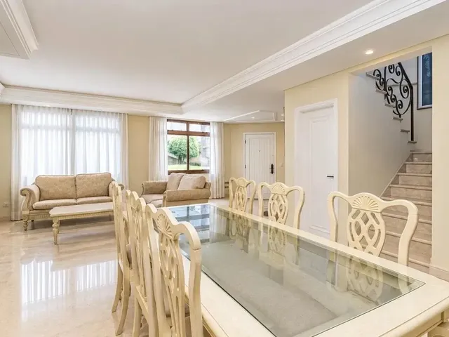 Casa com 735m² 4 quartos e 2 banheiros, à venda, no bairro Campo Comprido em Curitiba