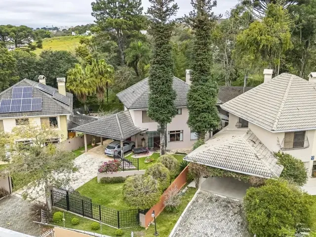 Casa com 735m² 4 quartos e 2 banheiros, à venda, no bairro Campo Comprido em Curitiba