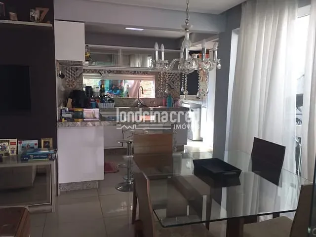 Casa com 250m², à venda, no bairro Jardim Colúmbia D em Londrina