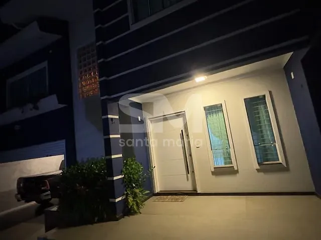 Casa com 390m² 4 quartos e 5 banheiros, à venda, no bairro Presidente Médici em Chapecó