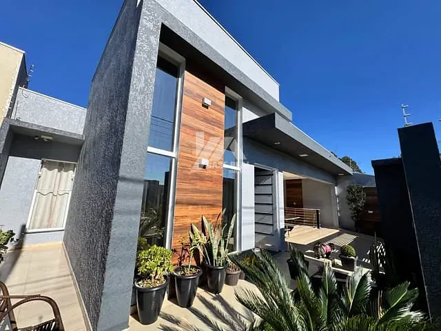 Casa com 270m² 4 quartos e 2 banheiros, à venda, no bairro Boqueirão em Guarapuava