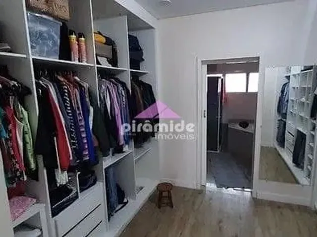 Casa com 600m² 3 quartos e 4 banheiros, à venda, no bairro Jardim Santa Maria em Jacareí