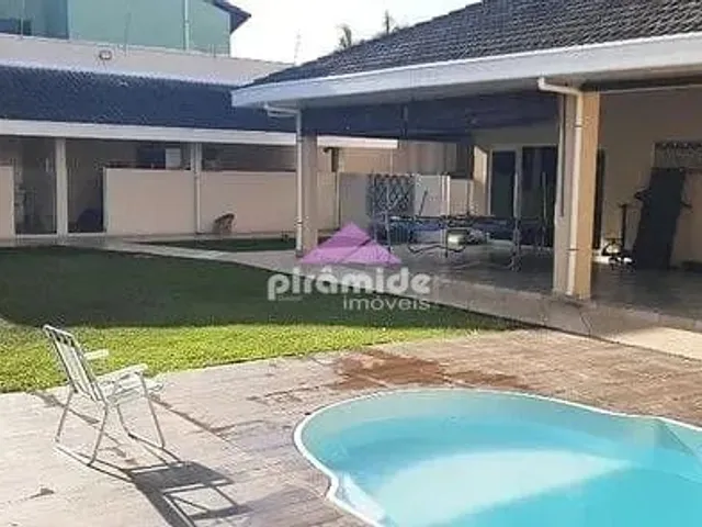 Casa com 600m² 3 quartos e 4 banheiros, à venda, no bairro Jardim Santa Maria em Jacareí