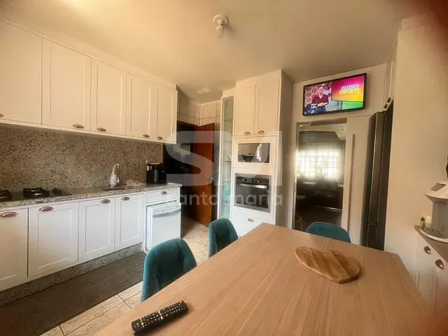 Casa com 398m² 4 quartos e 6 banheiros, à venda, no bairro Presidente Médici em Chapecó