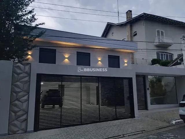 Casa 3 quartos e 4 banheiros, à venda, no bairro Jardim São Caetano em São Caetano do Sul