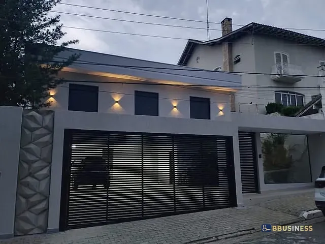 Casa 3 quartos e 4 banheiros, à venda, no bairro Jardim São Caetano em São Caetano do Sul