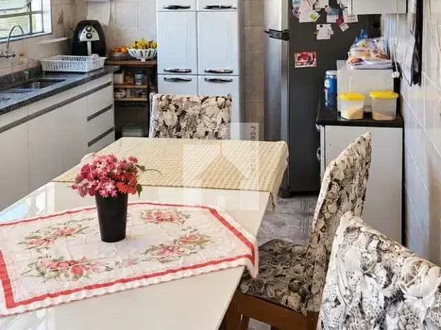 Casa 3 quartos e 1 banheiro, à venda, no bairro Vila Marlene em Jundiaí