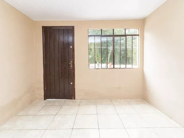 Casa com 200m² 2 quartos e 1 banheiro, para alugar, no bairro Butiatuvinha em Curitiba