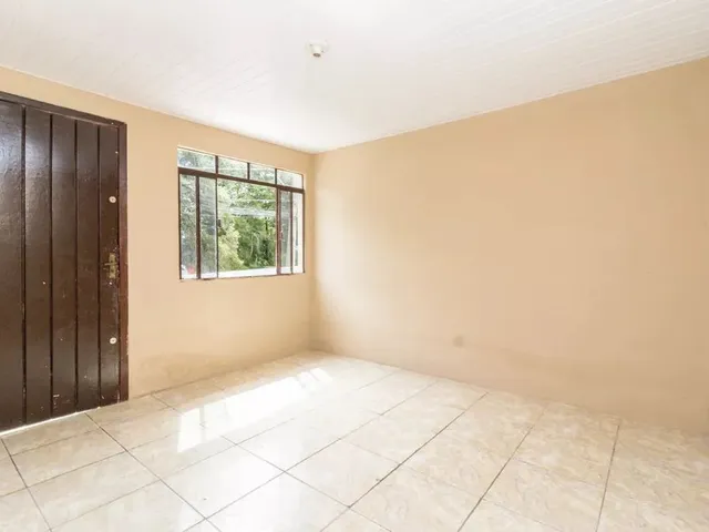 Casa com 200m² 2 quartos e 1 banheiro, para alugar, no bairro Butiatuvinha em Curitiba