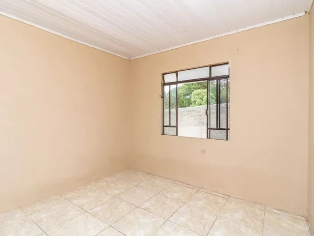 Casa com 200m² 2 quartos e 1 banheiro, para alugar, no bairro Butiatuvinha em Curitiba