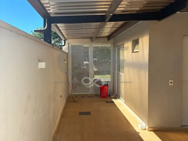 Casa 3 quartos e 4 banheiros, à venda ou para alugar, no bairro Flor d"Aldeia em Holambra